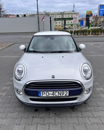 MINI Cooper cena 70000 przebieg: 38200, rok produkcji 2017 z Poznań małe 106